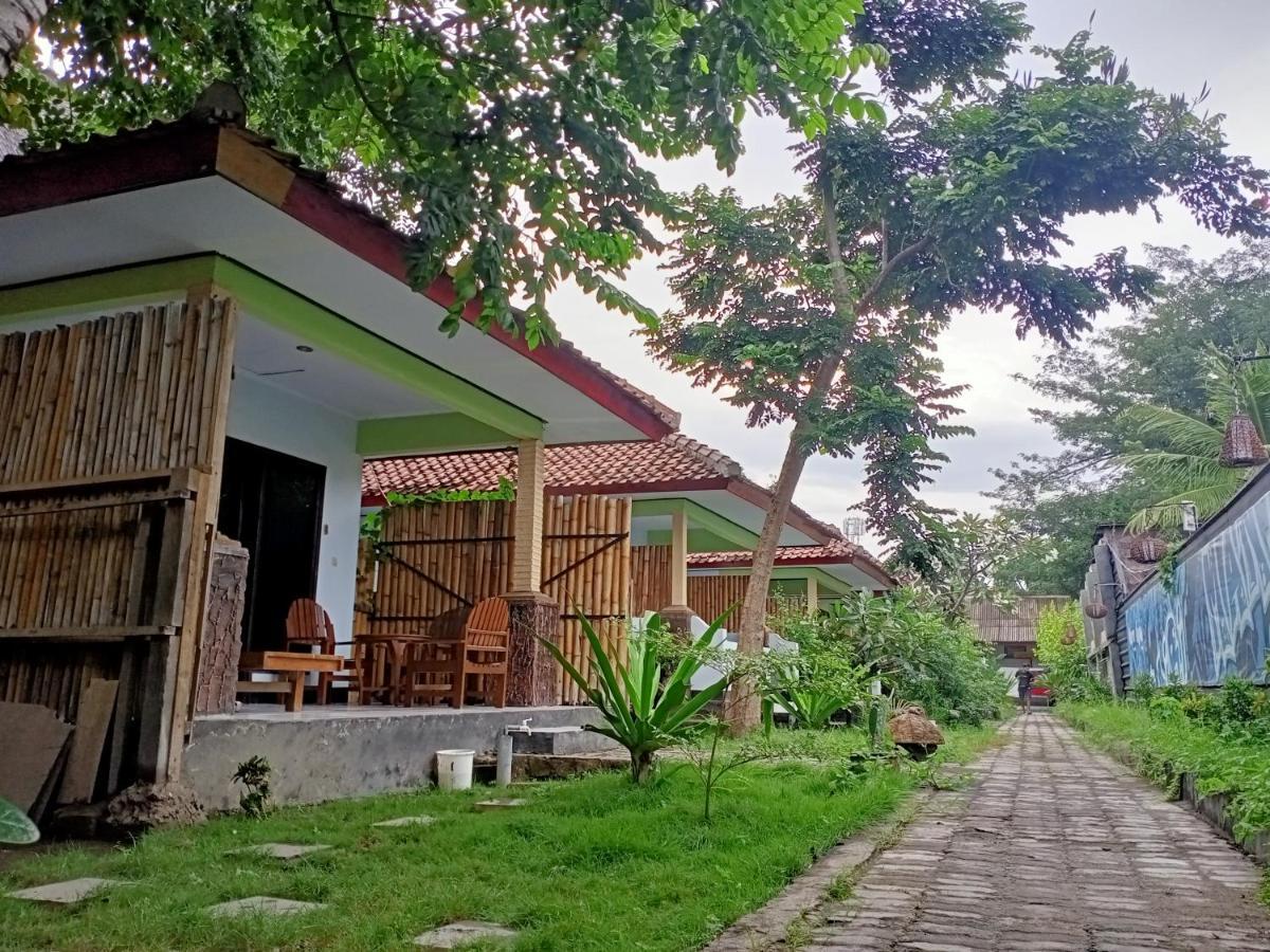 Creative Bungalow Beach Front Τζίλι Τραγουανγκάν Εξωτερικό φωτογραφία