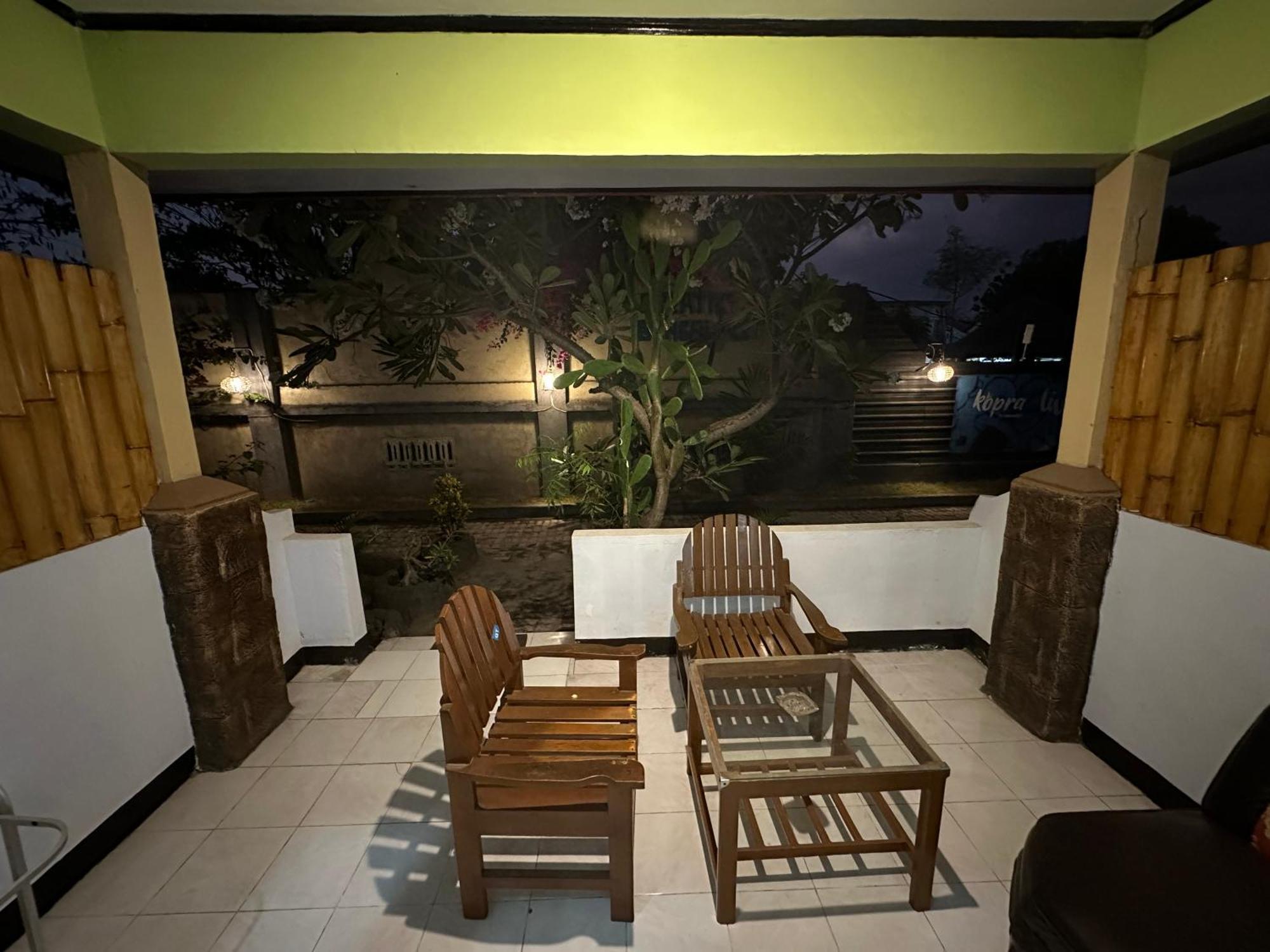 Creative Bungalow Beach Front Τζίλι Τραγουανγκάν Εξωτερικό φωτογραφία